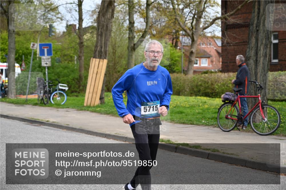 12.04.2026 - 45. Internationalen Wilhelmsburger Insellauf J. Mangold http://msf.ph/oto/9519850 12.04.2026 13:32:53 Ziel 3836, 5224, 3980, 5715, 3530 meine-sportfotos.de