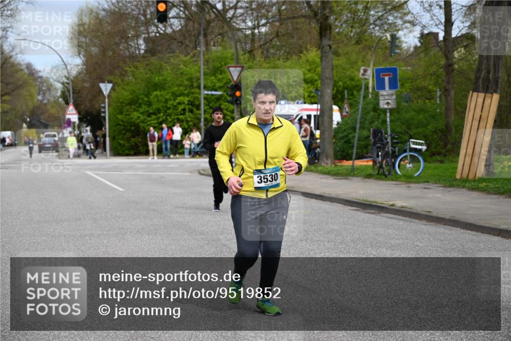 12.04.2026 - 45. Internationalen Wilhelmsburger Insellauf J. Mangold http://msf.ph/oto/9519852 12.04.2026 13:32:55 Ziel 3836, 5224, 3980, 5715, 3530 meine-sportfotos.de