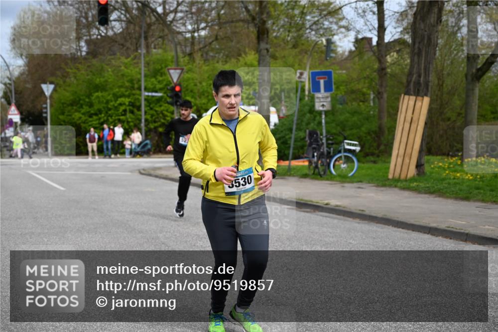 12.04.2026 - 45. Internationalen Wilhelmsburger Insellauf J. Mangold http://msf.ph/oto/9519857 12.04.2026 13:32:55 Ziel 3836, 5224, 3980, 5715, 3530 meine-sportfotos.de