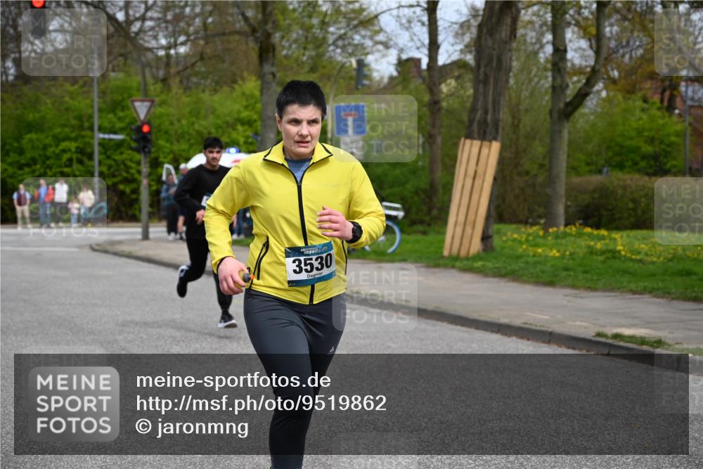 12.04.2026 - 45. Internationalen Wilhelmsburger Insellauf J. Mangold http://msf.ph/oto/9519862 12.04.2026 13:32:56 Ziel 3836, 5224, 3980, 5715, 3530 meine-sportfotos.de