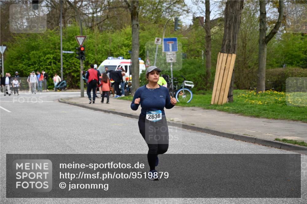 12.04.2026 - 45. Internationalen Wilhelmsburger Insellauf J. Mangold http://msf.ph/oto/9519879 12.04.2026 13:33:23 Ziel 5715, 3530, 2636 meine-sportfotos.de