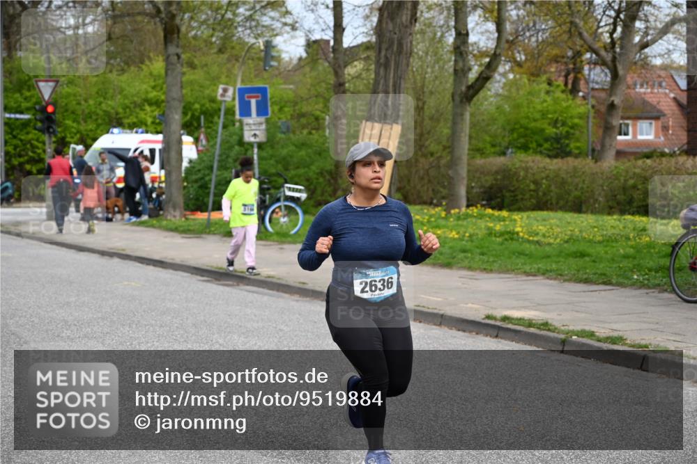 12.04.2026 - 45. Internationalen Wilhelmsburger Insellauf J. Mangold http://msf.ph/oto/9519884 12.04.2026 13:33:24 Ziel 5715, 3530, 2636 meine-sportfotos.de