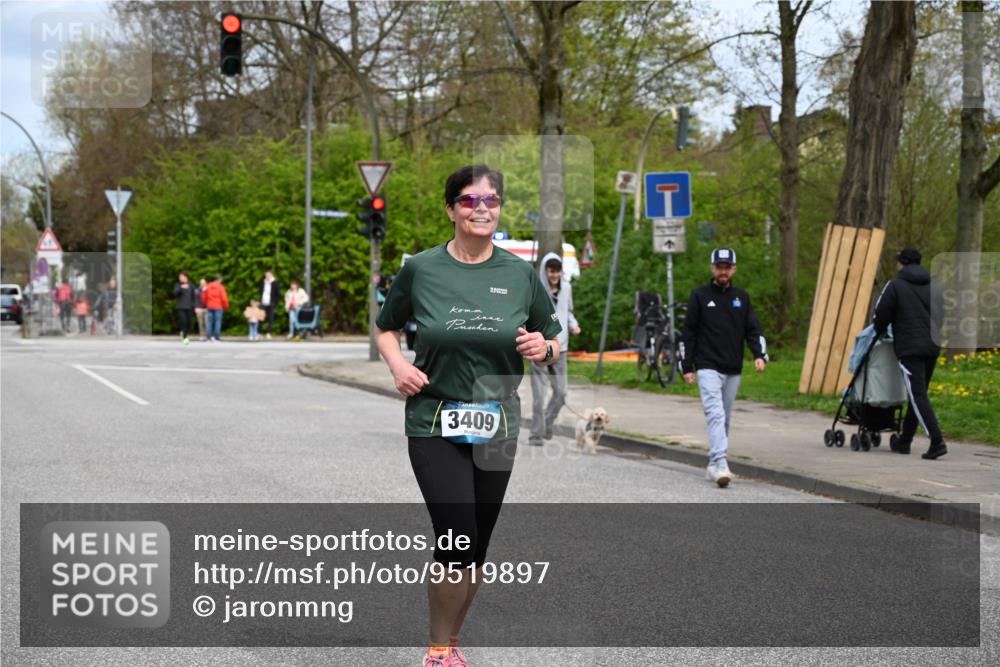 12.04.2026 - 45. Internationalen Wilhelmsburger Insellauf J. Mangold http://msf.ph/oto/9519897 12.04.2026 13:33:54 Ziel 2636, 3409, 3075 meine-sportfotos.de