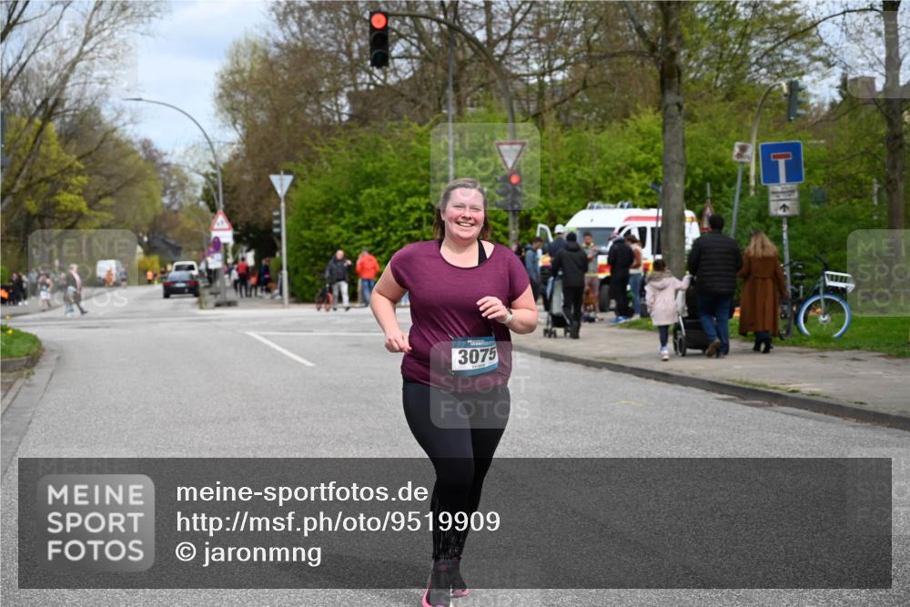12.04.2026 - 45. Internationalen Wilhelmsburger Insellauf J. Mangold http://msf.ph/oto/9519909 12.04.2026 13:34:05 Ziel 3409, 3075 meine-sportfotos.de
