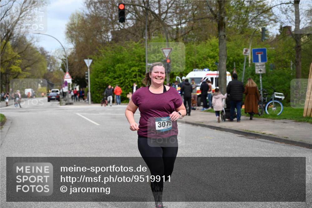 12.04.2026 - 45. Internationalen Wilhelmsburger Insellauf J. Mangold http://msf.ph/oto/9519911 12.04.2026 13:34:05 Ziel 3409, 3075 meine-sportfotos.de