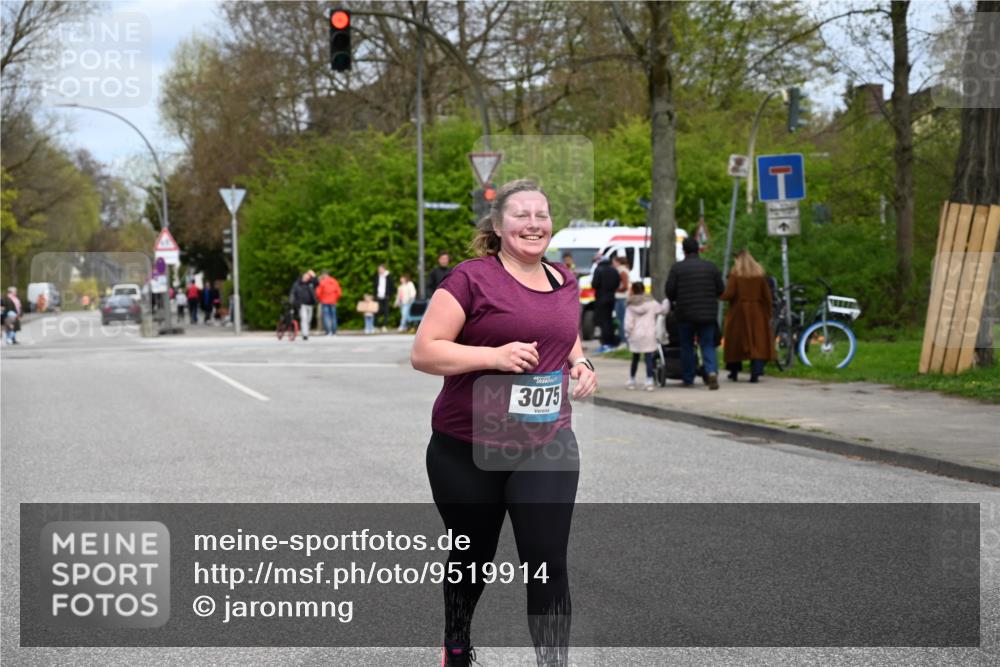 12.04.2026 - 45. Internationalen Wilhelmsburger Insellauf J. Mangold http://msf.ph/oto/9519914 12.04.2026 13:34:05 Ziel 3409, 3075 meine-sportfotos.de