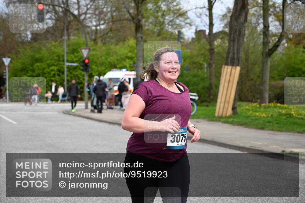 12.04.2026 - 45. Internationalen Wilhelmsburger Insellauf J. Mangold http://msf.ph/oto/9519923 12.04.2026 13:34:06 Ziel 3409, 3075 meine-sportfotos.de