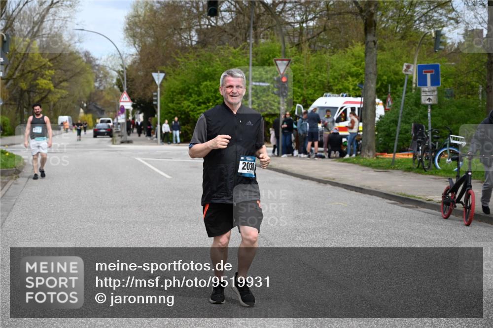 12.04.2026 - 45. Internationalen Wilhelmsburger Insellauf J. Mangold http://msf.ph/oto/9519931 12.04.2026 13:34:34 Ziel 3075, 2038 meine-sportfotos.de