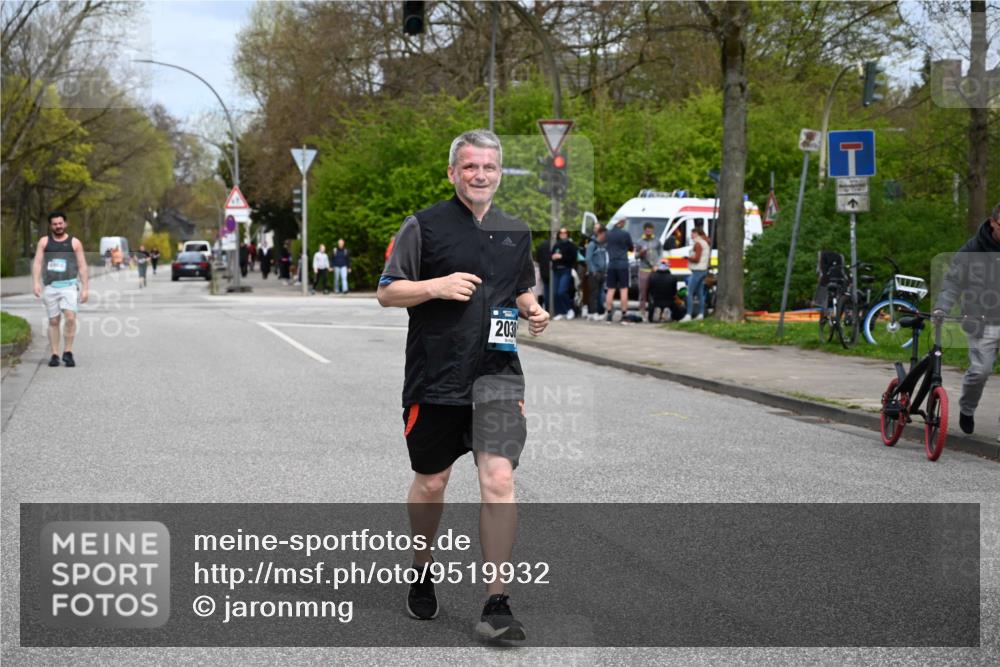12.04.2026 - 45. Internationalen Wilhelmsburger Insellauf J. Mangold http://msf.ph/oto/9519932 12.04.2026 13:34:34 Ziel 3075, 2038 meine-sportfotos.de