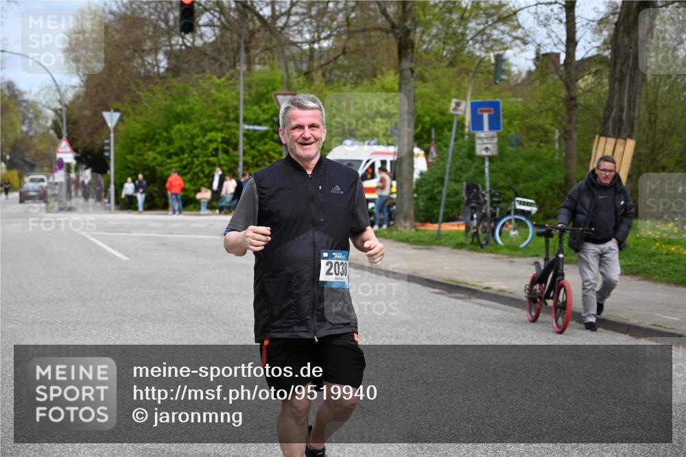 12.04.2026 - 45. Internationalen Wilhelmsburger Insellauf J. Mangold http://msf.ph/oto/9519940 12.04.2026 13:34:34 Ziel 3075, 2038 meine-sportfotos.de