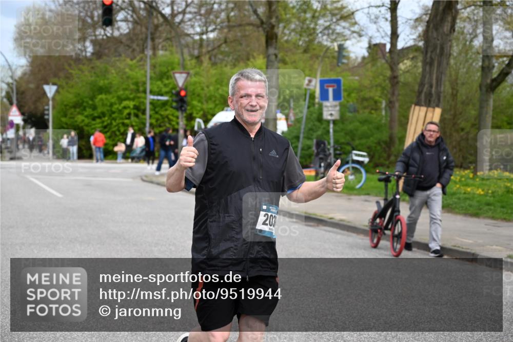 12.04.2026 - 45. Internationalen Wilhelmsburger Insellauf J. Mangold http://msf.ph/oto/9519944 12.04.2026 13:34:35 Ziel 3075, 2038 meine-sportfotos.de
