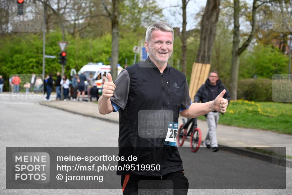 12.04.2026 - 45. Internationalen Wilhelmsburger Insellauf J. Mangold http://msf.ph/oto/9519950 12.04.2026 13:34:35 Ziel 3075, 2038 meine-sportfotos.de