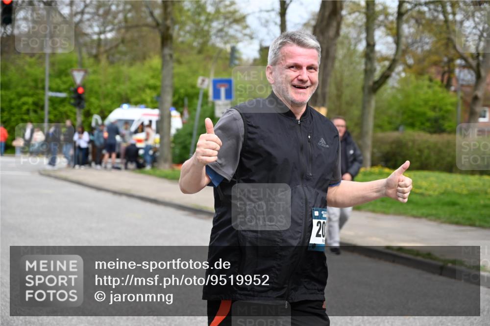 12.04.2026 - 45. Internationalen Wilhelmsburger Insellauf J. Mangold http://msf.ph/oto/9519952 12.04.2026 13:34:35 Ziel 3075, 2038 meine-sportfotos.de