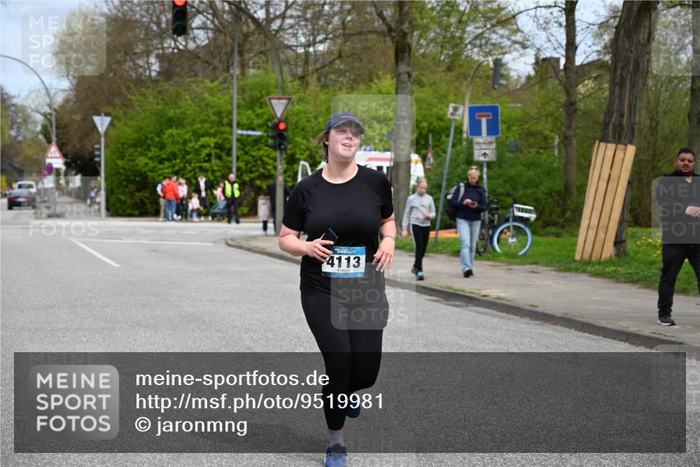 12.04.2026 - 45. Internationalen Wilhelmsburger Insellauf J. Mangold http://msf.ph/oto/9519981 12.04.2026 13:35:16 Ziel 4988, 4989, 3282, 4113 meine-sportfotos.de