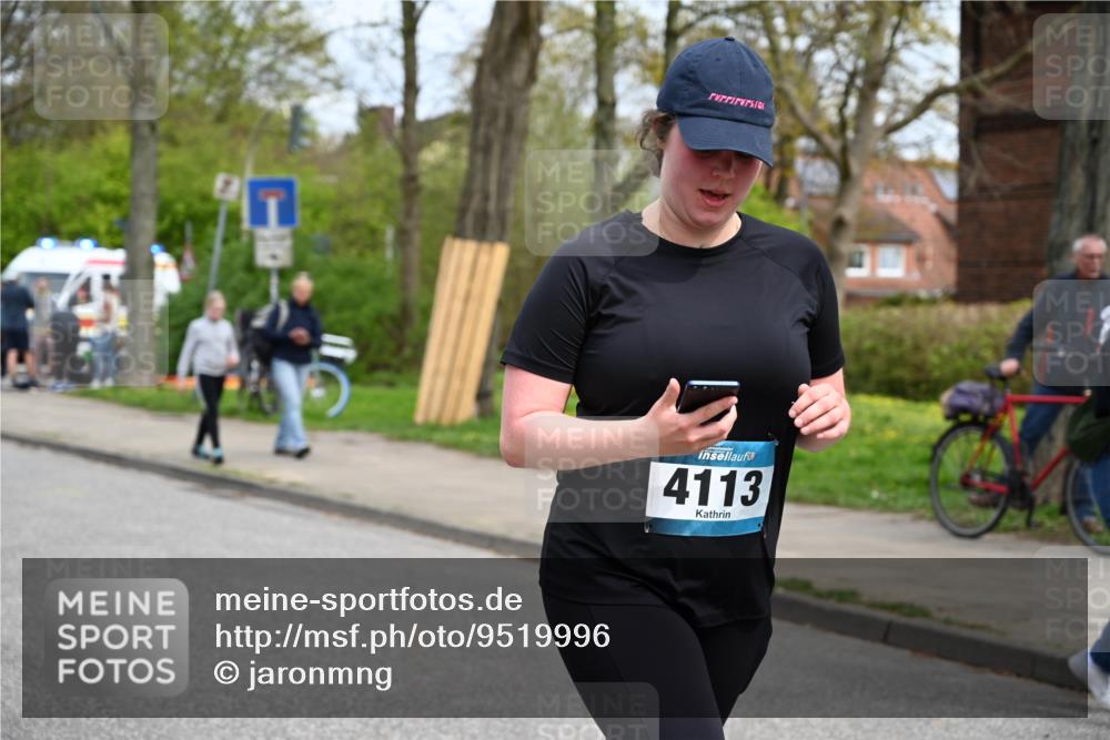 12.04.2026 - 45. Internationalen Wilhelmsburger Insellauf J. Mangold http://msf.ph/oto/9519996 12.04.2026 13:35:18 Ziel 4988, 4989, 3282, 4113 meine-sportfotos.de