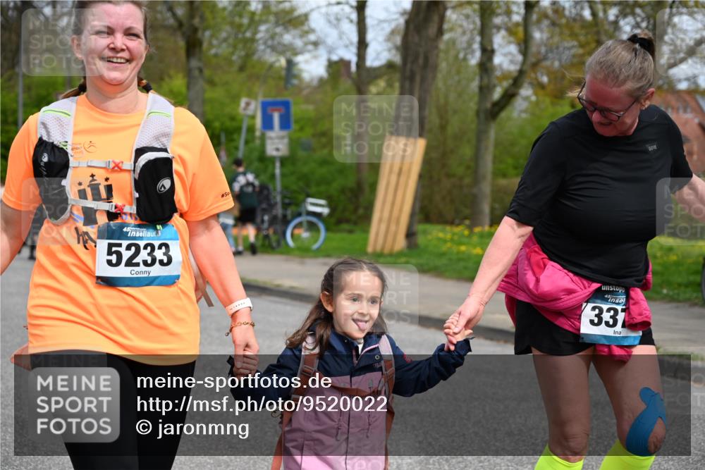 12.04.2026 - 45. Internationalen Wilhelmsburger Insellauf J. Mangold http://msf.ph/oto/9520022 12.04.2026 13:35:41 Ziel 3282, 4113, 5233, 3376 meine-sportfotos.de