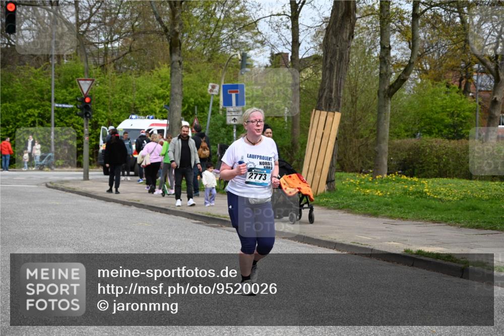 12.04.2026 - 45. Internationalen Wilhelmsburger Insellauf J. Mangold http://msf.ph/oto/9520026 12.04.2026 13:36:18 Ziel 5233, 3376, 2773 meine-sportfotos.de