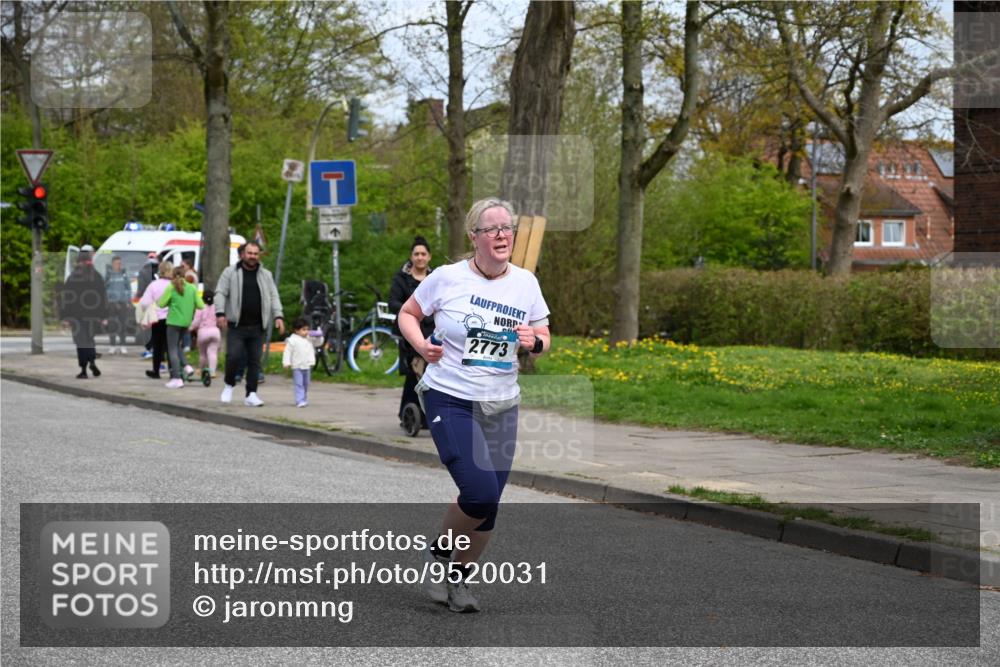 12.04.2026 - 45. Internationalen Wilhelmsburger Insellauf J. Mangold http://msf.ph/oto/9520031 12.04.2026 13:36:19 Ziel 5233, 3376, 2773 meine-sportfotos.de