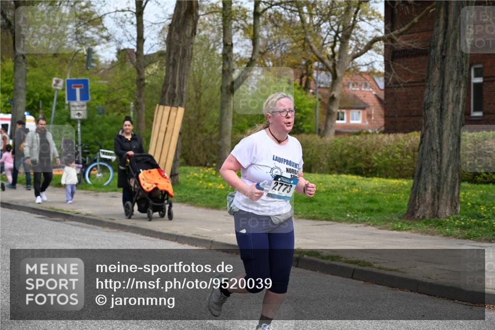 12.04.2026 - 45. Internationalen Wilhelmsburger Insellauf J. Mangold http://msf.ph/oto/9520039 12.04.2026 13:36:20 Ziel 5233, 3376, 2773, 2773 meine-sportfotos.de
