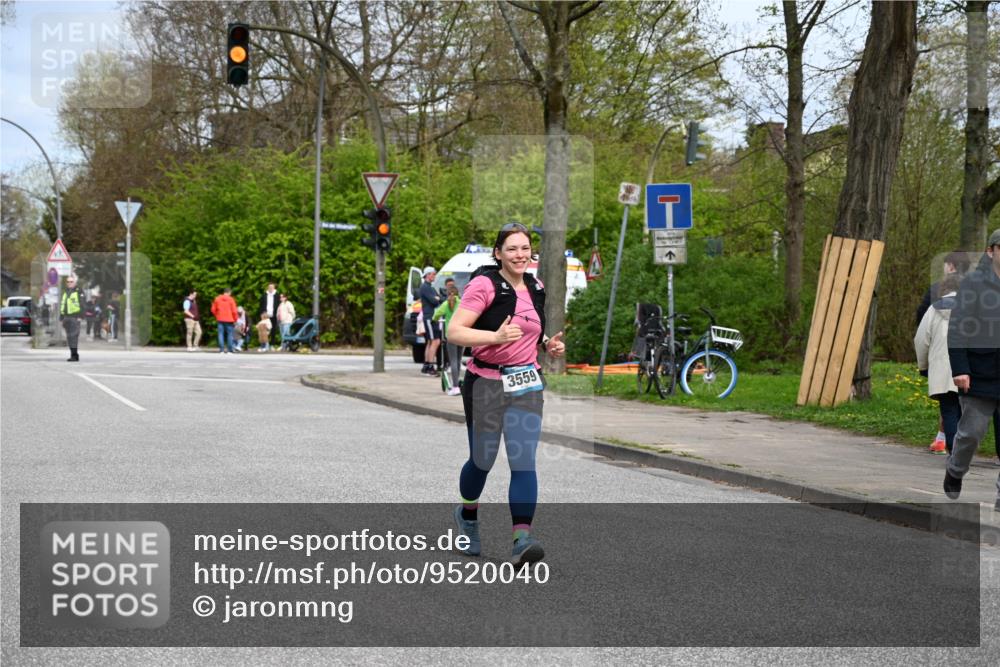12.04.2026 - 45. Internationalen Wilhelmsburger Insellauf J. Mangold http://msf.ph/oto/9520040 12.04.2026 13:36:38 Ziel 2773, 3559, 5604 meine-sportfotos.de