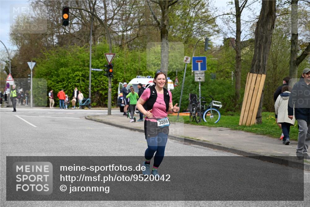 12.04.2026 - 45. Internationalen Wilhelmsburger Insellauf J. Mangold http://msf.ph/oto/9520042 12.04.2026 13:36:38 Ziel 2773, 3559, 5604 meine-sportfotos.de