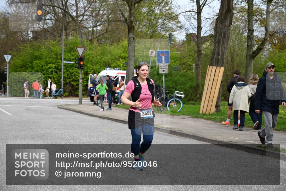 12.04.2026 - 45. Internationalen Wilhelmsburger Insellauf J. Mangold http://msf.ph/oto/9520046 12.04.2026 13:36:38 Ziel 2773, 3559, 5604 meine-sportfotos.de