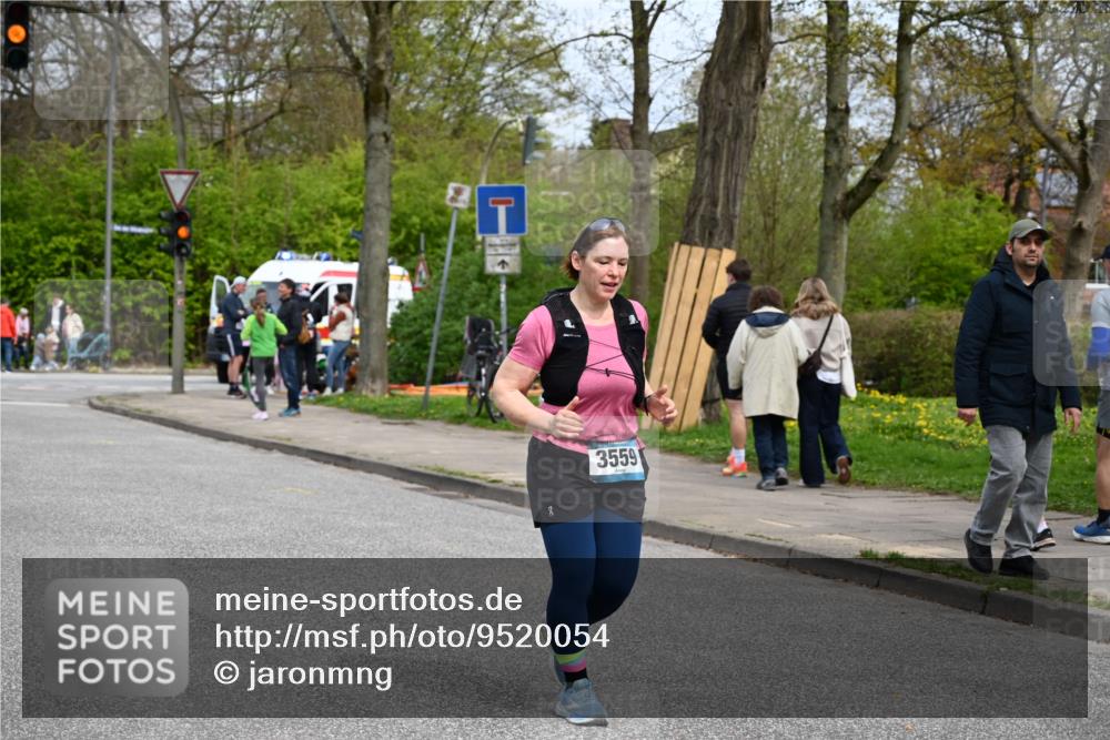 12.04.2026 - 45. Internationalen Wilhelmsburger Insellauf J. Mangold http://msf.ph/oto/9520054 12.04.2026 13:36:39 Ziel 2773, 3559, 5604 meine-sportfotos.de