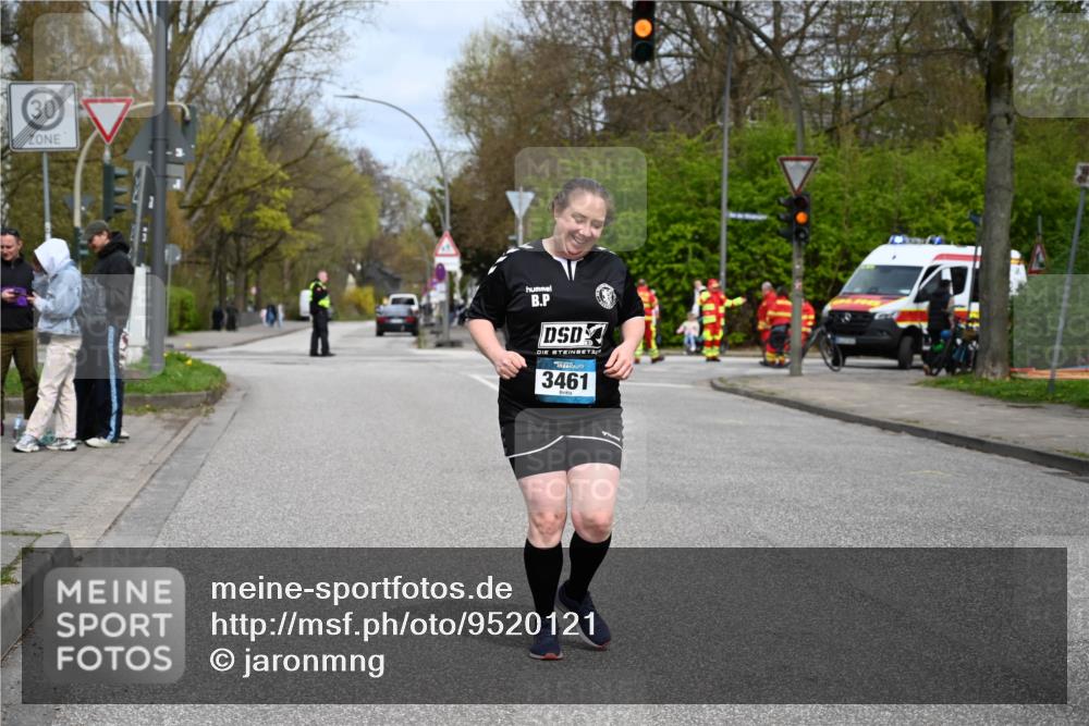 12.04.2026 - 45. Internationalen Wilhelmsburger Insellauf J. Mangold http://msf.ph/oto/9520121 12.04.2026 13:41:08 Ziel 3461 meine-sportfotos.de