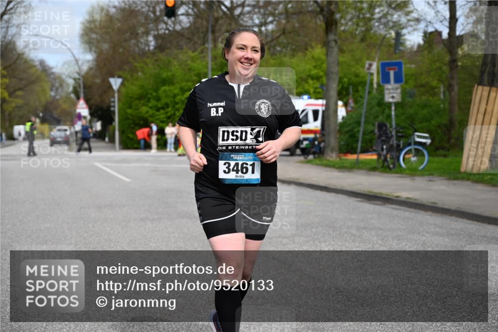 12.04.2026 - 45. Internationalen Wilhelmsburger Insellauf J. Mangold http://msf.ph/oto/9520133 12.04.2026 13:41:09 Ziel 3461 meine-sportfotos.de
