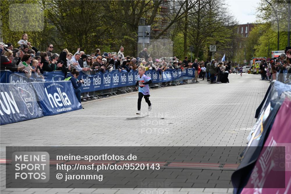 12.04.2026 - 45. Internationalen Wilhelmsburger Insellauf J. Mangold http://msf.ph/oto/9520143 12.04.2026 14:07:51 Ziel 1522 meine-sportfotos.de