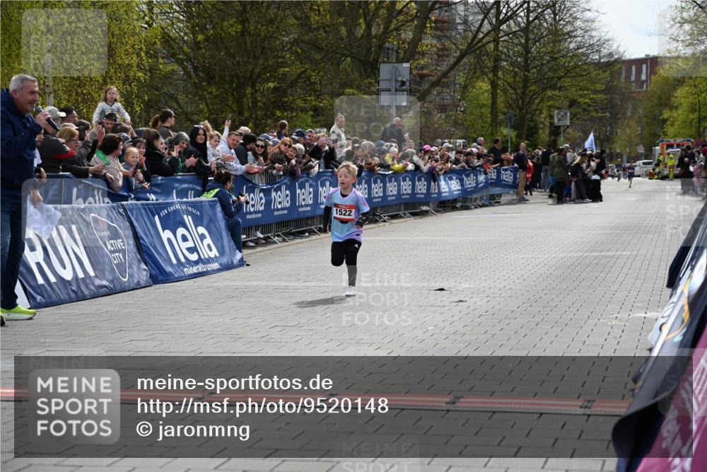 12.04.2026 - 45. Internationalen Wilhelmsburger Insellauf J. Mangold http://msf.ph/oto/9520148 12.04.2026 14:07:52 Ziel 1522 meine-sportfotos.de