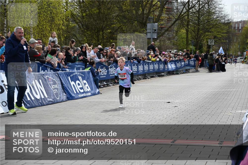 12.04.2026 - 45. Internationalen Wilhelmsburger Insellauf J. Mangold http://msf.ph/oto/9520151 12.04.2026 14:07:52 Ziel 1522 meine-sportfotos.de