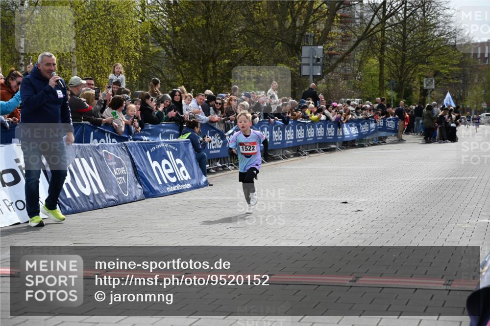 12.04.2026 - 45. Internationalen Wilhelmsburger Insellauf J. Mangold http://msf.ph/oto/9520152 12.04.2026 14:07:52 Ziel 1522 meine-sportfotos.de
