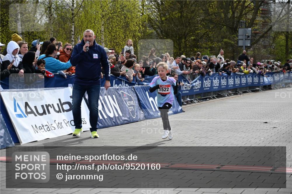 12.04.2026 - 45. Internationalen Wilhelmsburger Insellauf J. Mangold http://msf.ph/oto/9520160 12.04.2026 14:07:53 Ziel 1522 meine-sportfotos.de