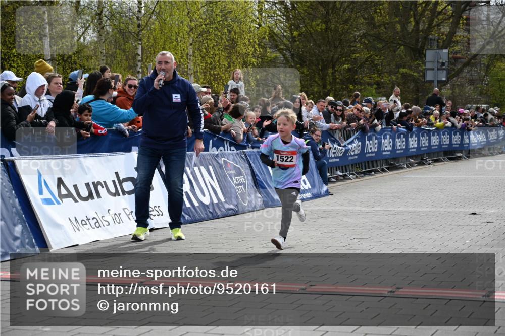 12.04.2026 - 45. Internationalen Wilhelmsburger Insellauf J. Mangold http://msf.ph/oto/9520161 12.04.2026 14:07:53 Ziel 1522 meine-sportfotos.de