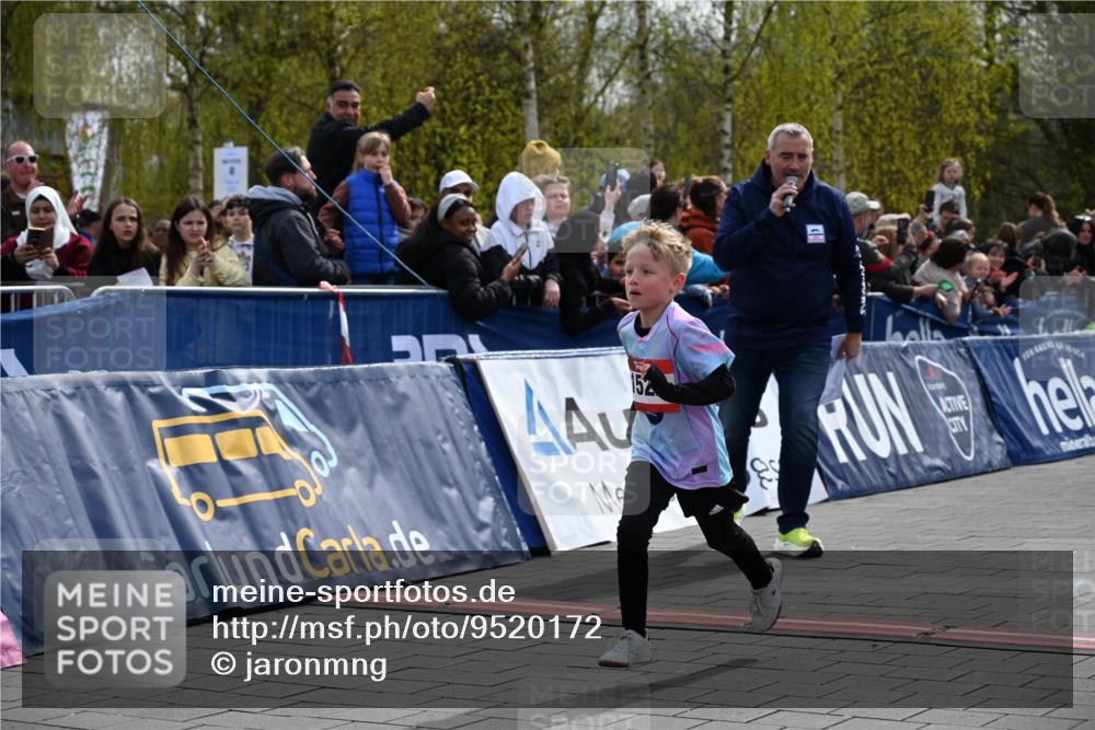 12.04.2026 - 45. Internationalen Wilhelmsburger Insellauf J. Mangold http://msf.ph/oto/9520172 12.04.2026 14:07:54 Ziel 1522 meine-sportfotos.de