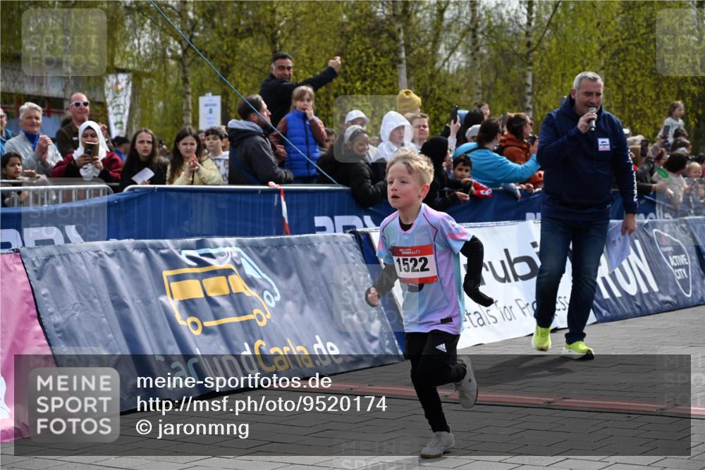 12.04.2026 - 45. Internationalen Wilhelmsburger Insellauf J. Mangold http://msf.ph/oto/9520174 12.04.2026 14:07:54 Ziel 1522 meine-sportfotos.de