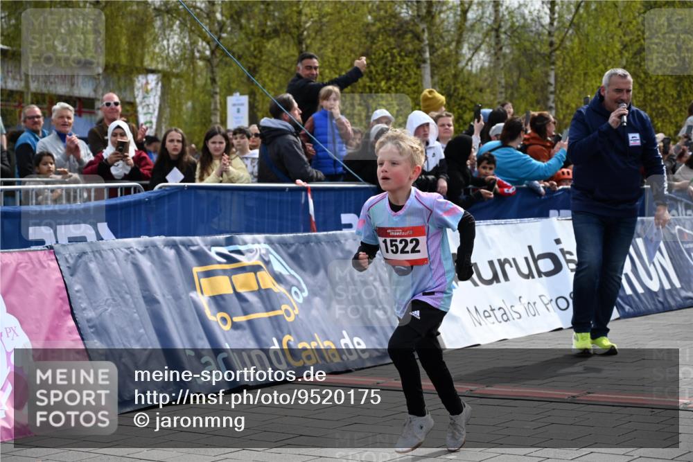 12.04.2026 - 45. Internationalen Wilhelmsburger Insellauf J. Mangold http://msf.ph/oto/9520175 12.04.2026 14:07:54 Ziel 1522 meine-sportfotos.de