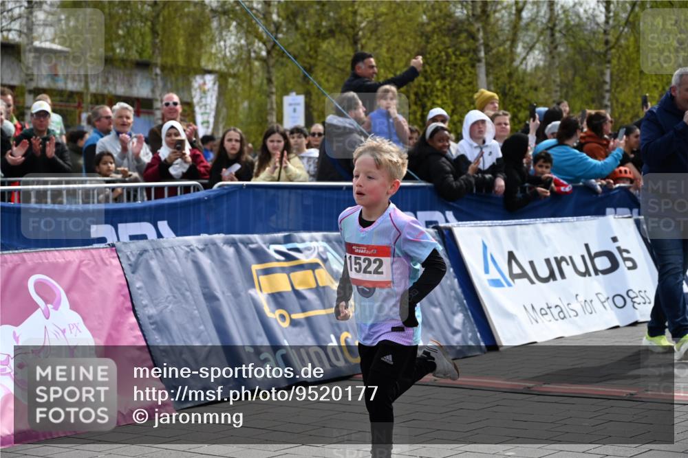 12.04.2026 - 45. Internationalen Wilhelmsburger Insellauf J. Mangold http://msf.ph/oto/9520177 12.04.2026 14:07:54 Ziel 1522 meine-sportfotos.de