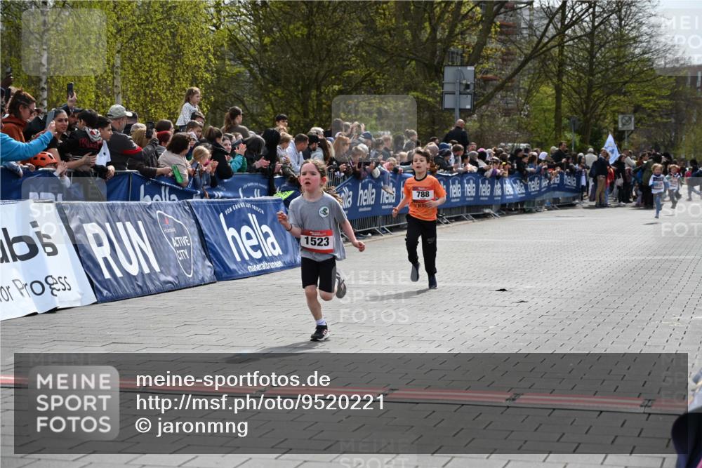 12.04.2026 - 45. Internationalen Wilhelmsburger Insellauf J. Mangold http://msf.ph/oto/9520221 12.04.2026 14:08:16 Ziel 1523, 788 meine-sportfotos.de