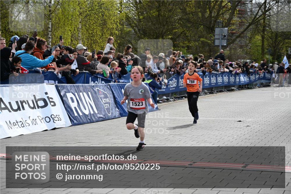 12.04.2026 - 45. Internationalen Wilhelmsburger Insellauf J. Mangold http://msf.ph/oto/9520225 12.04.2026 14:08:16 Ziel 1523, 788 meine-sportfotos.de