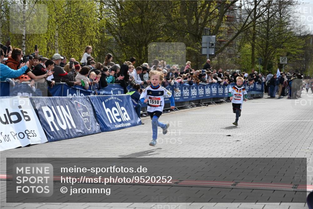 12.04.2026 - 45. Internationalen Wilhelmsburger Insellauf J. Mangold http://msf.ph/oto/9520252 12.04.2026 14:08:22 Ziel 1510, 1509 meine-sportfotos.de