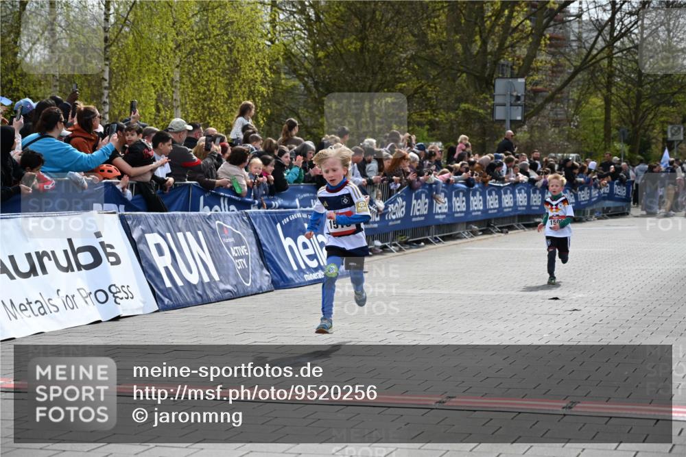 12.04.2026 - 45. Internationalen Wilhelmsburger Insellauf J. Mangold http://msf.ph/oto/9520256 12.04.2026 14:08:22 Ziel 1510, 1509 meine-sportfotos.de