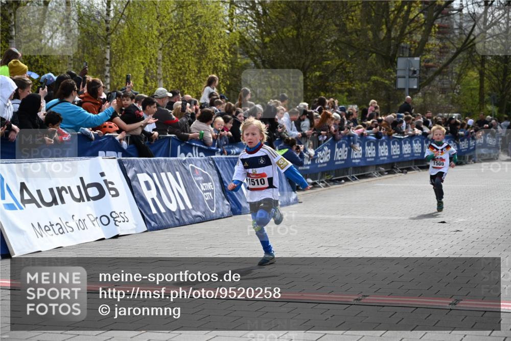 12.04.2026 - 45. Internationalen Wilhelmsburger Insellauf J. Mangold http://msf.ph/oto/9520258 12.04.2026 14:08:22 Ziel 1510, 1509 meine-sportfotos.de