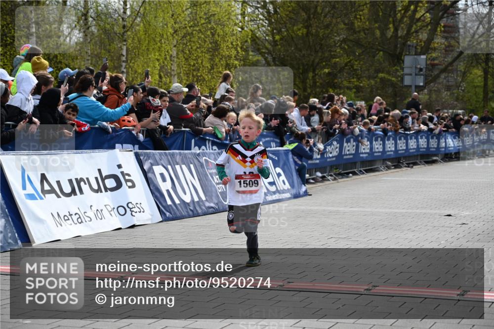 12.04.2026 - 45. Internationalen Wilhelmsburger Insellauf J. Mangold http://msf.ph/oto/9520274 12.04.2026 14:08:25 Ziel 1510, 1509 meine-sportfotos.de