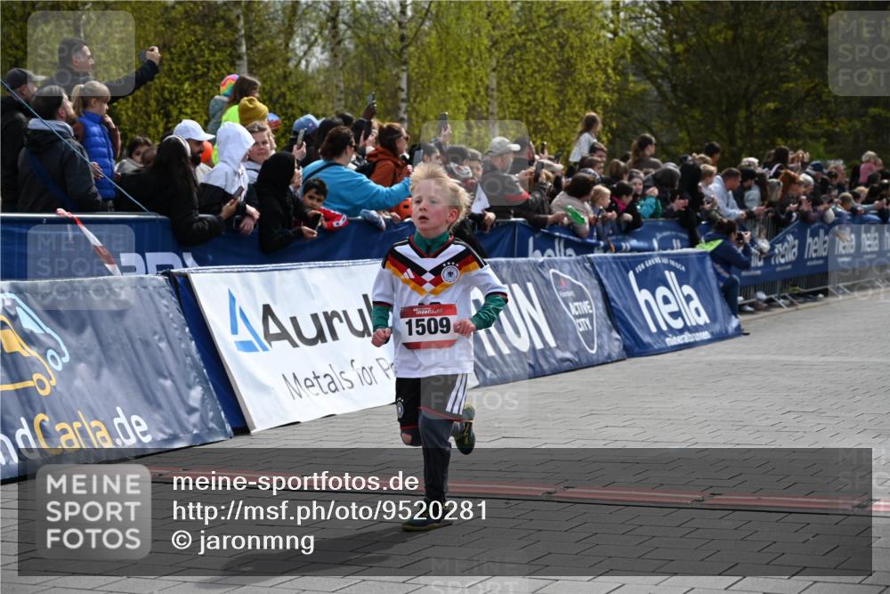 12.04.2026 - 45. Internationalen Wilhelmsburger Insellauf J. Mangold http://msf.ph/oto/9520281 12.04.2026 14:08:25 Ziel 1510, 1509 meine-sportfotos.de