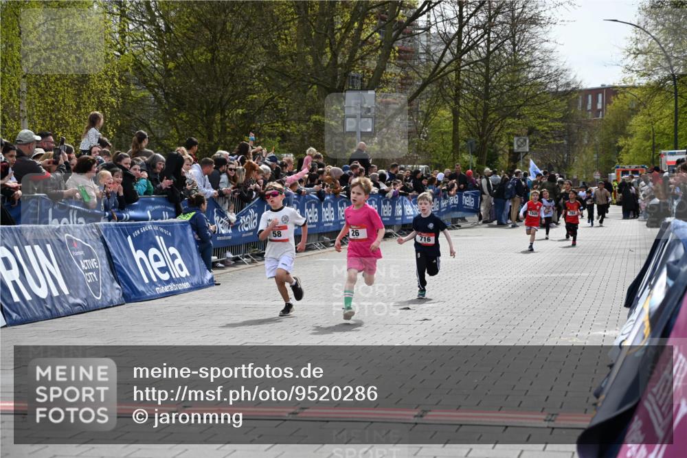 12.04.2026 - 45. Internationalen Wilhelmsburger Insellauf J. Mangold http://msf.ph/oto/9520286 12.04.2026 14:08:29 Ziel 1509, 58, 26, 716 meine-sportfotos.de