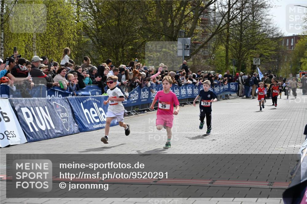 12.04.2026 - 45. Internationalen Wilhelmsburger Insellauf J. Mangold http://msf.ph/oto/9520291 12.04.2026 14:08:29 Ziel 1509, 58, 26, 716 meine-sportfotos.de