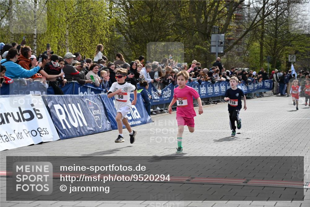 12.04.2026 - 45. Internationalen Wilhelmsburger Insellauf J. Mangold http://msf.ph/oto/9520294 12.04.2026 14:08:29 Ziel 1509, 58, 26, 716 meine-sportfotos.de