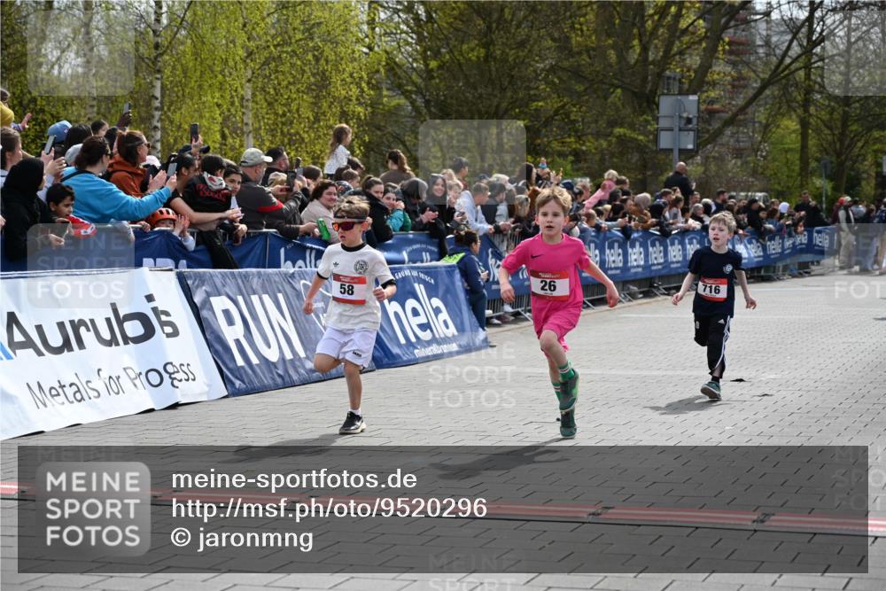 12.04.2026 - 45. Internationalen Wilhelmsburger Insellauf J. Mangold http://msf.ph/oto/9520296 12.04.2026 14:08:30 Ziel 58, 26, 716, 1505 meine-sportfotos.de